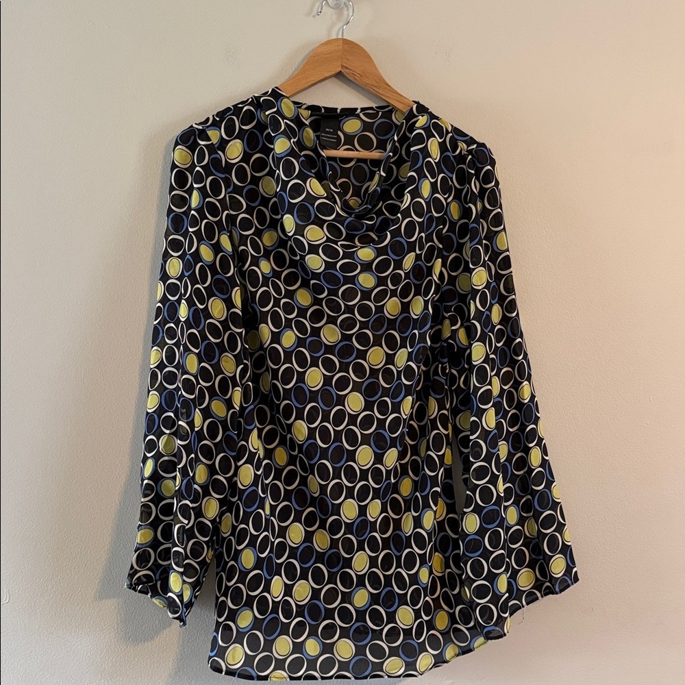 Black Long Sleeve Printed Blouse - Picture 2 of 6